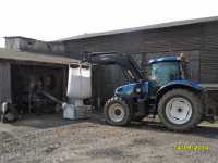 New Holland TS135A