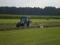 New Holland T4020 Deluxe + Samasz Z-410