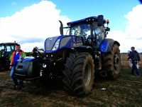 New Holland T7 BluePower