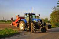 NH T7030AC & Horsch Express 3TD