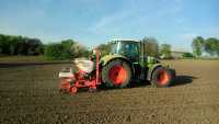 Claas Arion 640 + Kuhn Maxima