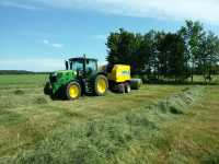 JD 6140R & New Holland BR7060