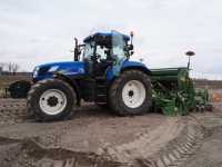 NH T6050 + Amazone