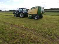 New Holland & Krone Comprima F125 XC