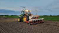 John Deere 6195M i Kuhn Kosma