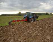 New Holland T5040 & Kverneland AB100 & Quicke Q46